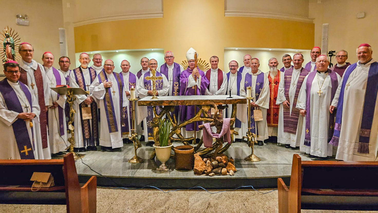Bispos do Paraná concluem os trabalhos da Assembleia com missa na Catedral de Foz do Iguaçu